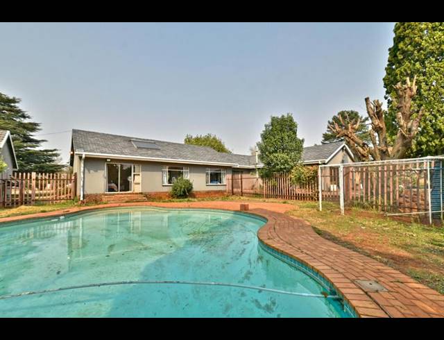 4 BEDROOM HOUSE FOR SALE IN WALKERVILLE CENTRAL